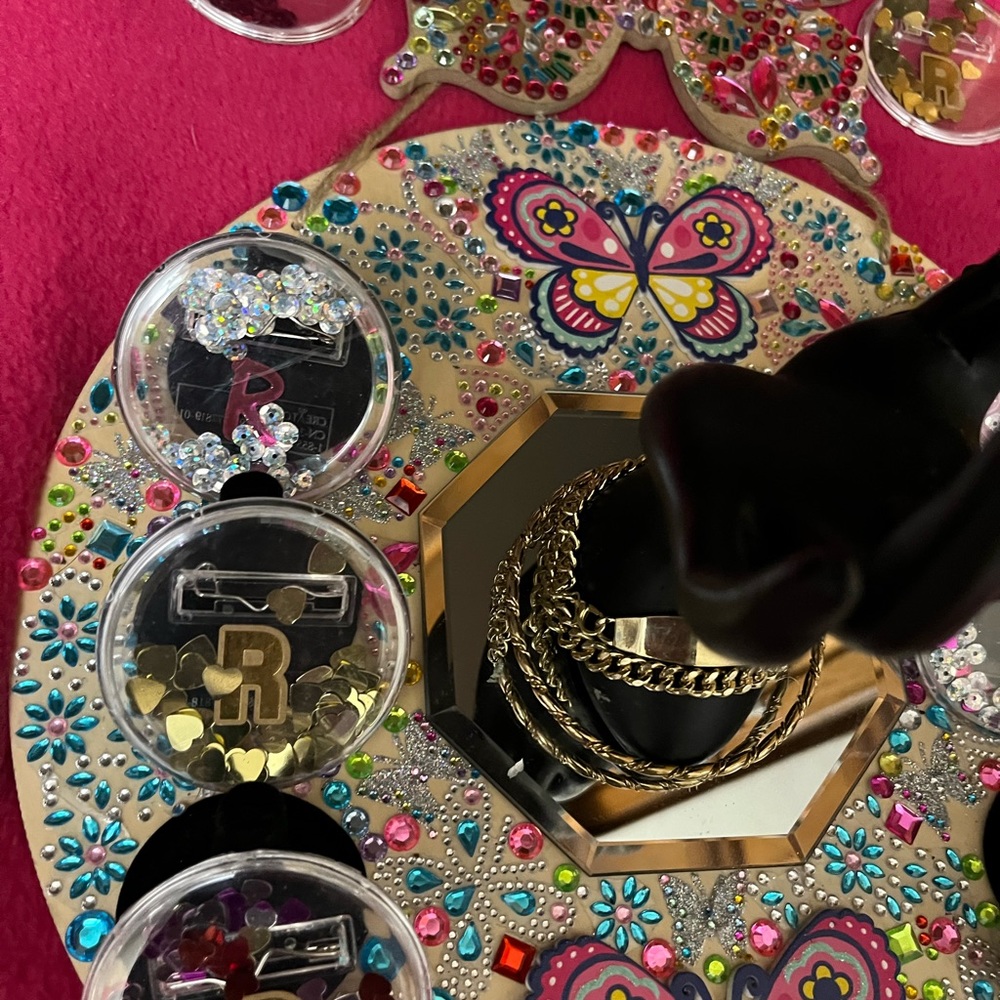 Customized Buttons from Roniya Butterfly Boutique - Picture 9 of 12